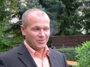 Profile of comander